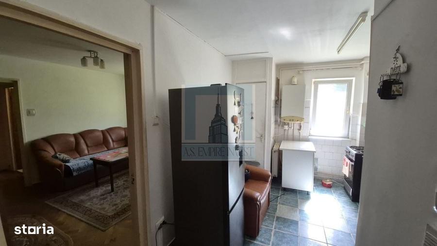 Apartament cu 2 camere semidecomandat în Centrul Civic