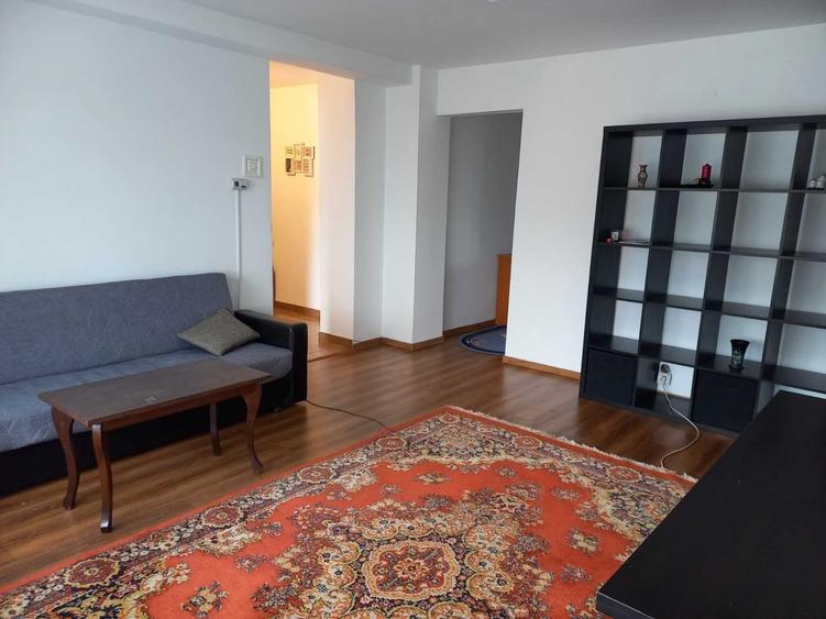 Apartament cu 2 camere semidecomandat în Baicului