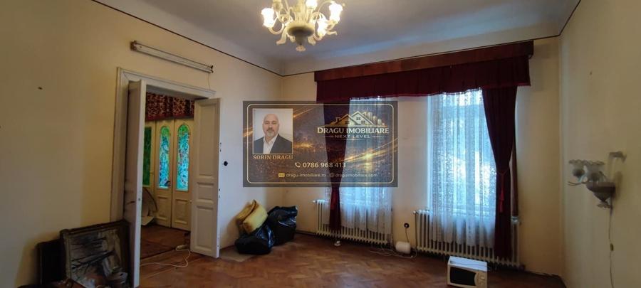 Spațiu comercial, de 300 mp, în Central