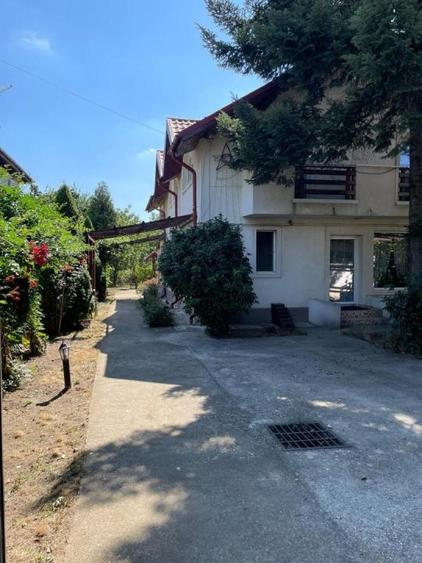 Casă cu 5 camere cu Teren 580 Mp în Mogoșoaia