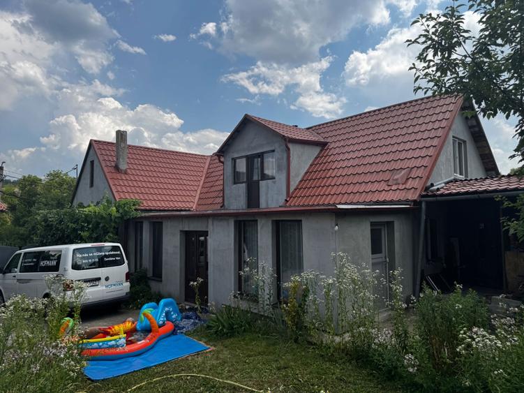 Casă cu 4 camere în Central