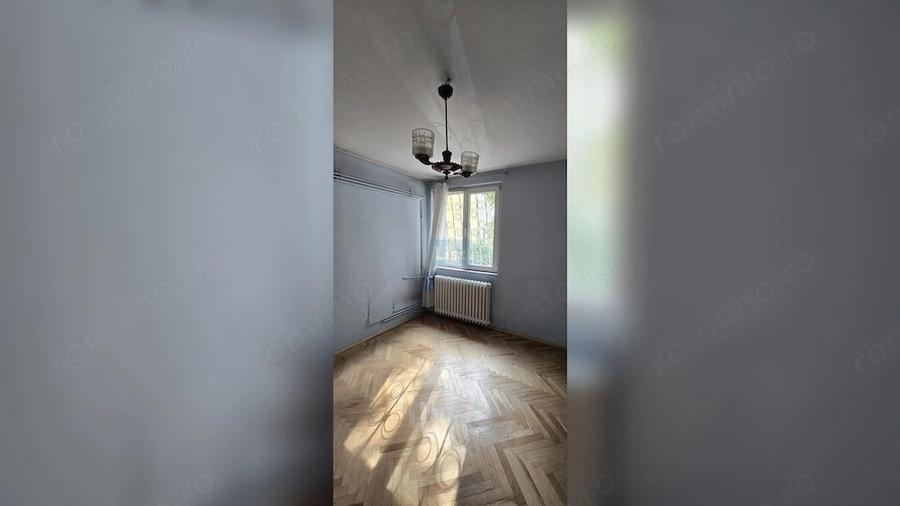 Apartament cu 4 camere decomandat în Punctele Cardinale