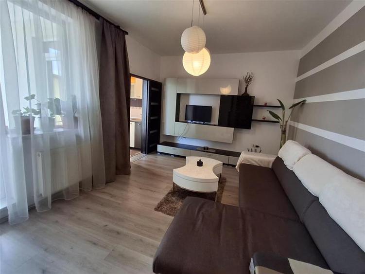 Apartament cu 2 camere semidecomandat în Turnișor