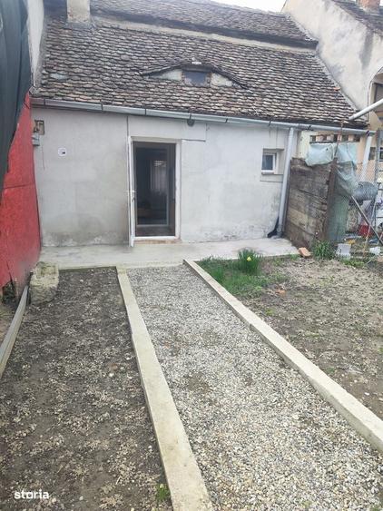 Apartament cu 2 camere decomandat în Cristian