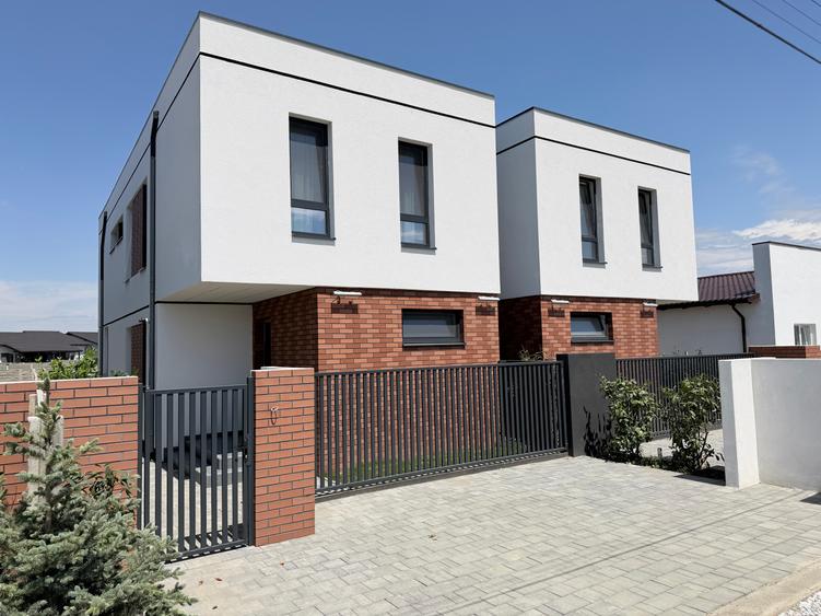Casă individuală cu 4 camere cu Canalizare în Moșnița Nouă