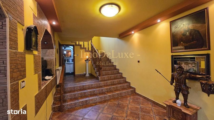 Casă cu 5 camere cu Teren 290 Mp în Central