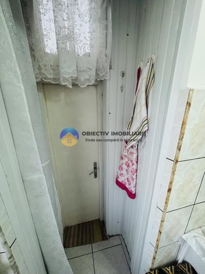 Apartament cu 3 camere semidecomandat în Dărmănești