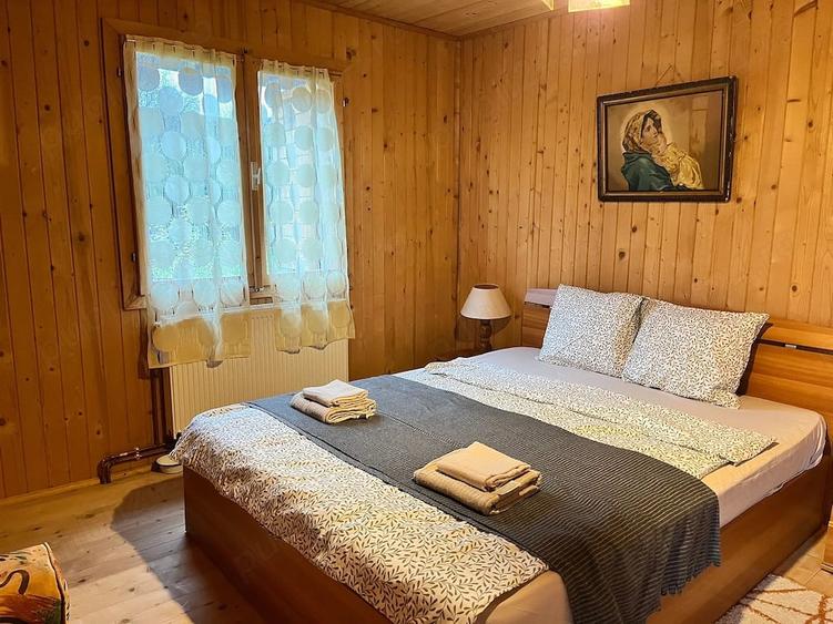 Casă cu Teren 460 Mp în Posada