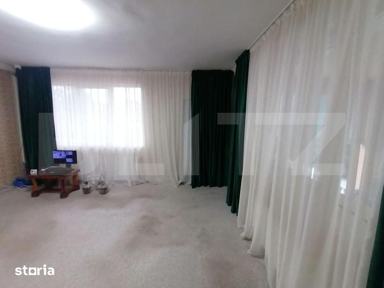 Casă cu 10 camere cu Teren 450 Mp în Gruia