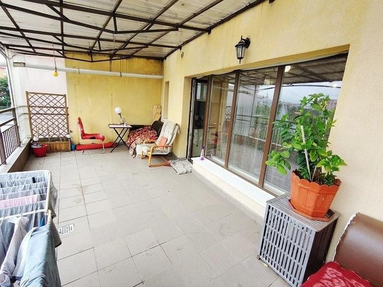Apartament cu 3 camere semidecomandat, mobilat în Zorilor
