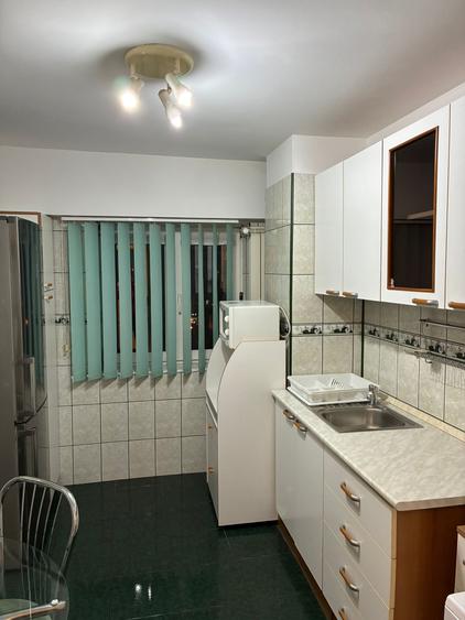 Apartament cu 3 cam, decomandat, 85mp utili, Bd. Decebal langa Piata Alba Iulia - 11