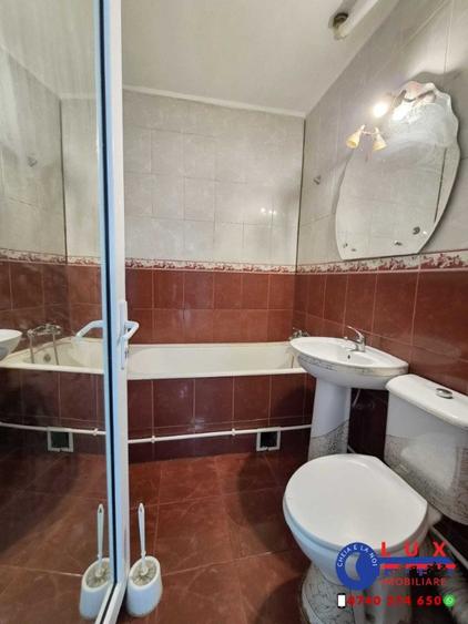Apartament cu 3 camere semidecomandat în Ultracentral