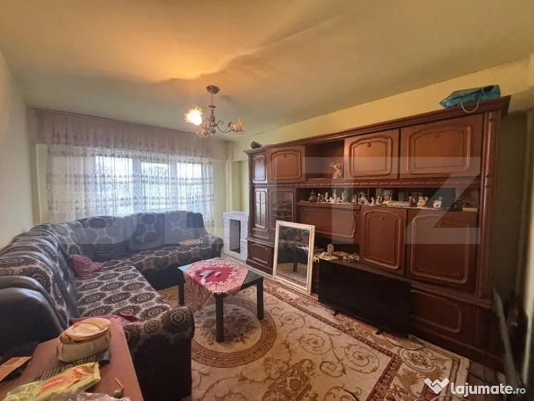 Apartament cu 2 camere decomandat, mobilat în Craiovița Nouă