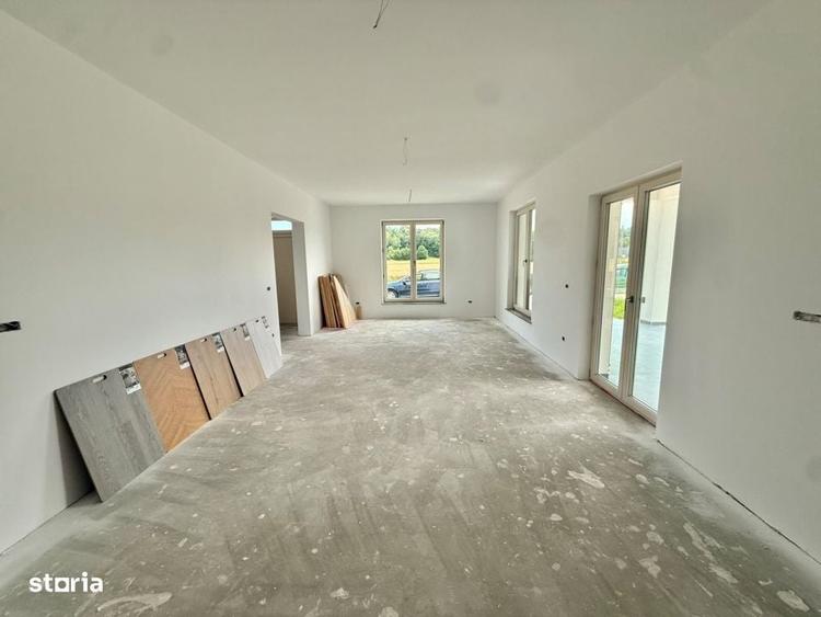 Casă cu 4 camere cu Teren 480 Mp în Horodnic
