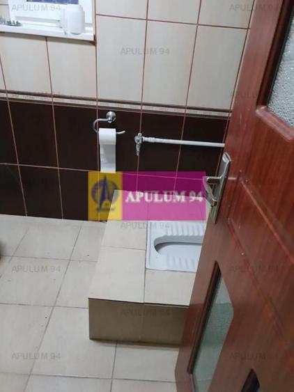 Birou, de 2,150 mp, în Central