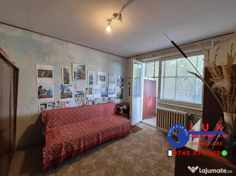 Apartament cu 3 camere semidecomandat în Ultracentral