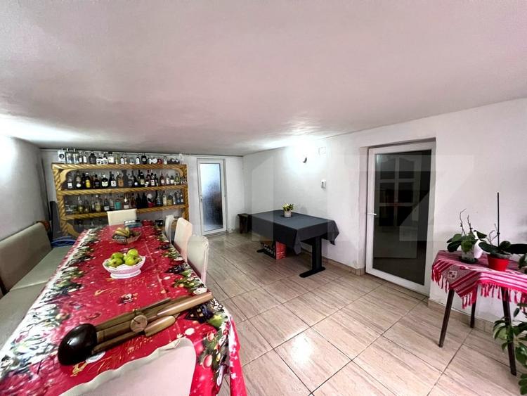 Duplex cu 9 camere cu Canalizare în Cetate