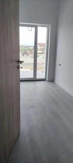 Apartament cu 3 camere decomandat în Moșnița Nouă