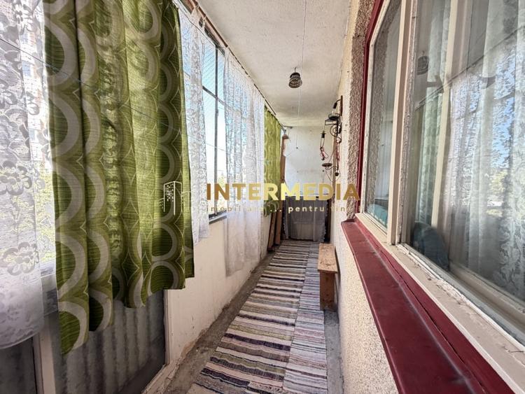 Apartament cu 2 camere decomandat, mobilat în Cetate