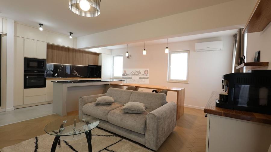 Apartament cu 3 camere decomandat, mobilat în Sud