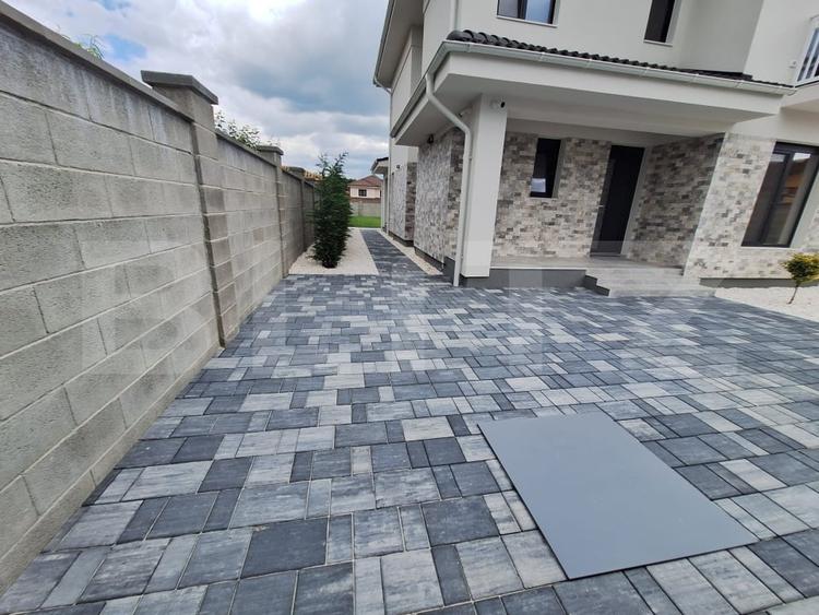 Casă individuală cu 5 camere cu Garaj în Dumbrăvița