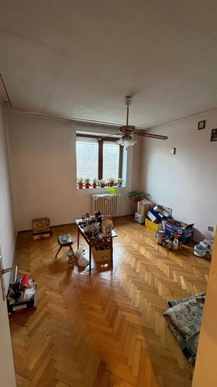 Apartament cu 3 camere semidecomandat, mobilat în Parcul Circului