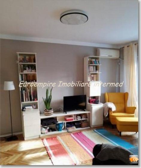 Apartament 3 camere zona Centru - 1
