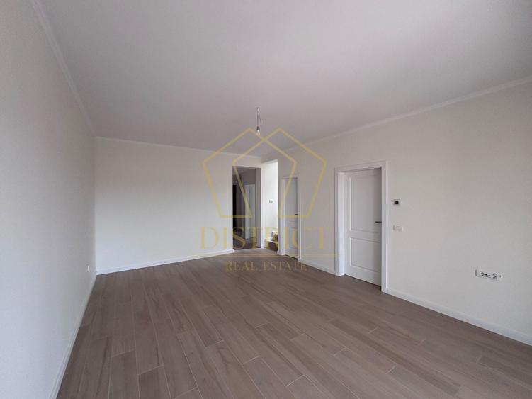 Duplex cu 5 camere cu Canalizare în Dumbrăvița