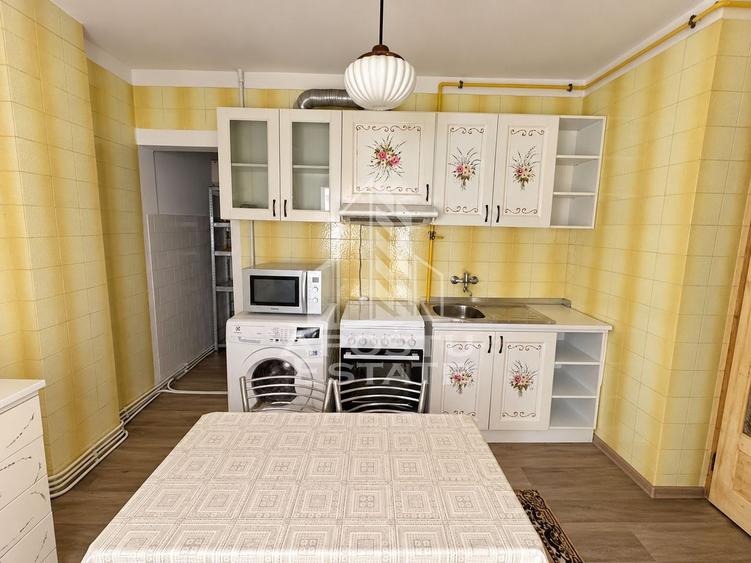 Apartament cu 3 camere decomandat, mobilat în Spitalul Județean