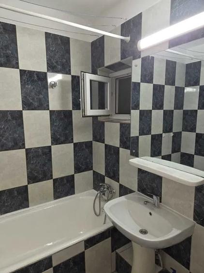 Apartament cu 3 camere decomandat, mobilat în Drumul Taberei