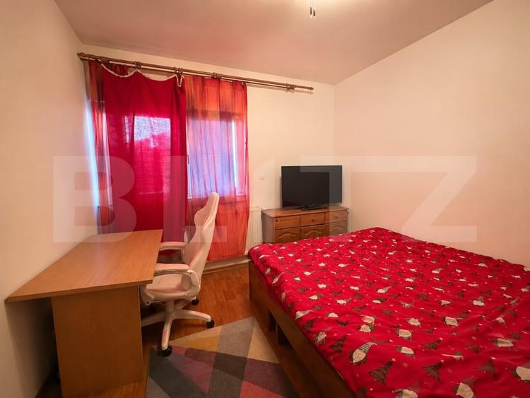 Casă individuală cu 8 camere cu Canalizare în Călan