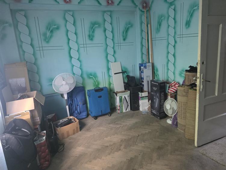 Casă individuală cu 9 camere cu Canalizare în Vatra Luminoasă