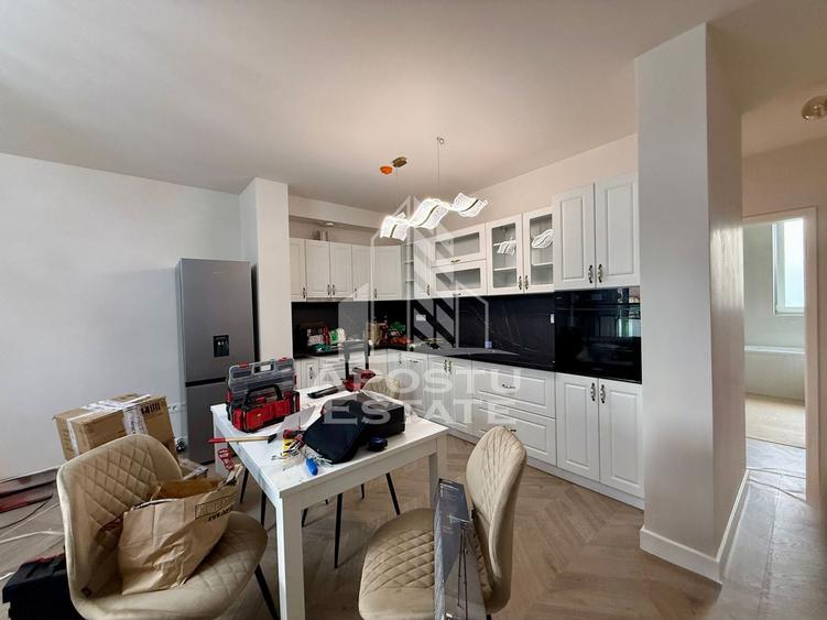 Apartament cu 2 camere semidecomandat, mobilat în Aradului