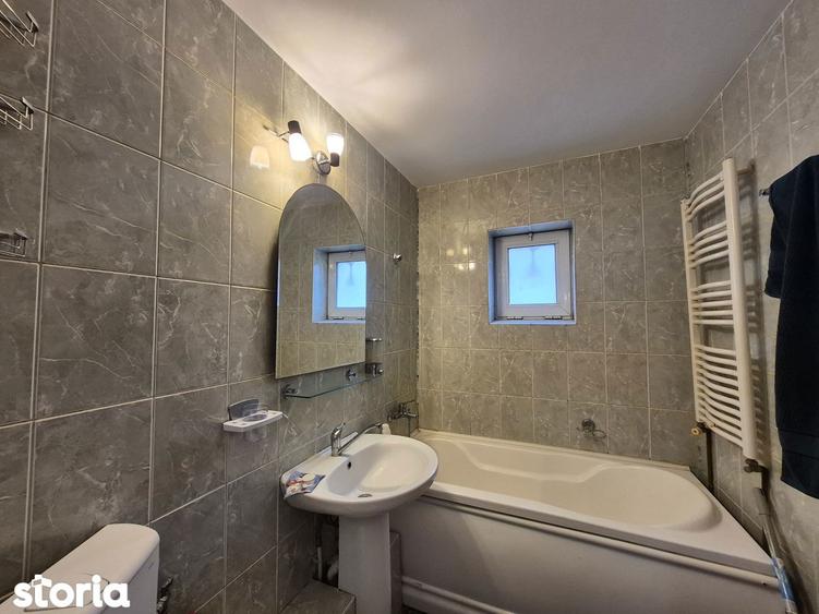 Apartament cu 3 camere decomandat în Canta