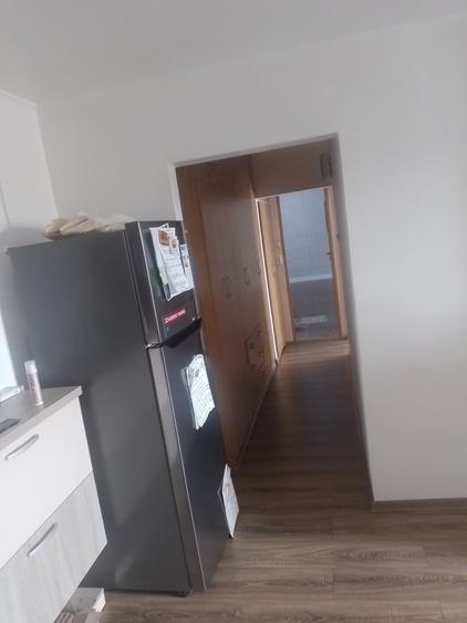 Apartament cu 3 camere decomandat în 1 Mai
