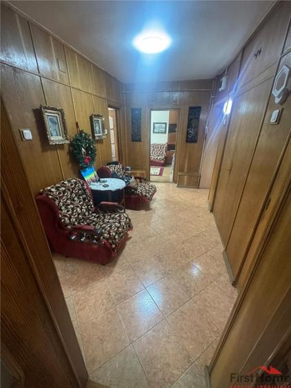 Apartament cu 3 camere decomandat în Central
