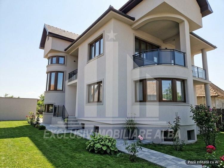 Casă individuală cu 6 camere cu Canalizare în Sânmiclăuș