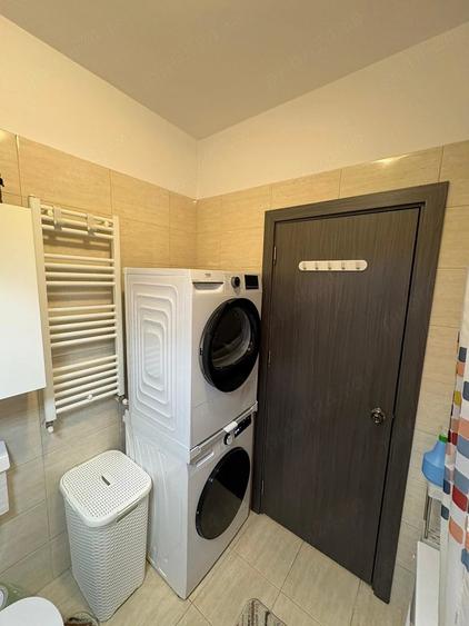 Garsonieră decomandată în Roșu
