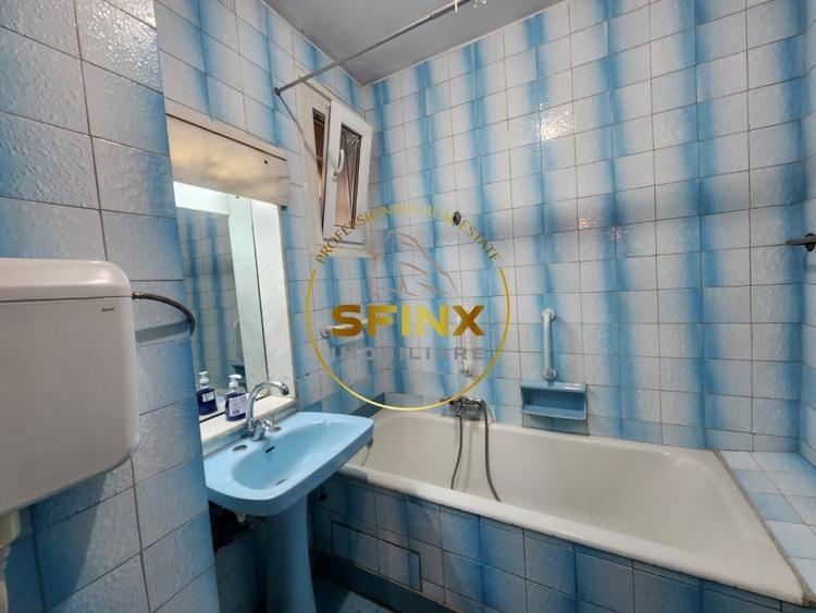 Apartament cu 3 camere semidecomandat în Gara de Nord