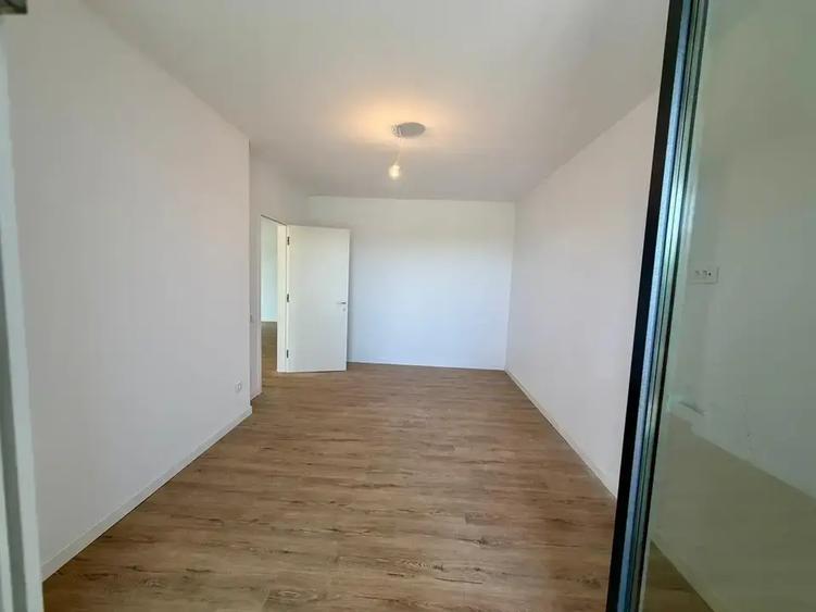 Apartament cu 3 camere semidecomandat în Theodor Pallady