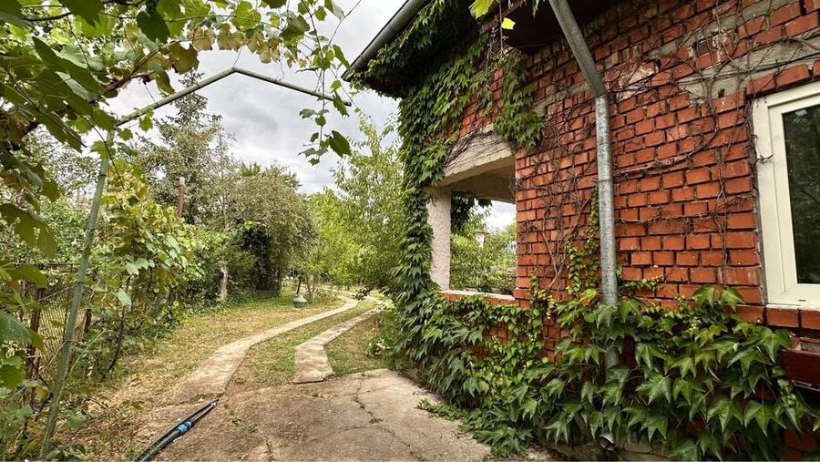 Casă cu 4 camere în Lupăria