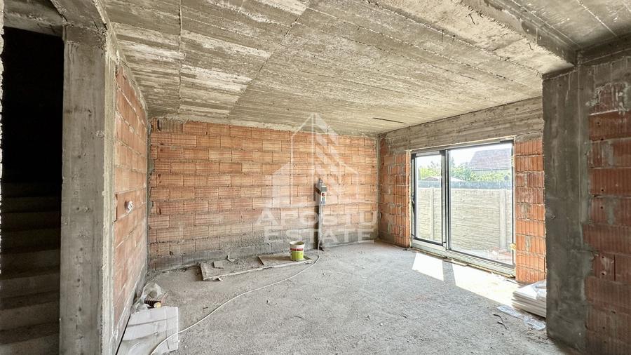 Duplex cu 4 camere cu Canalizare în Giroc