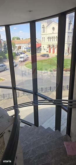 Spațiu comercial, de 229.7 mp, în Ultracentral