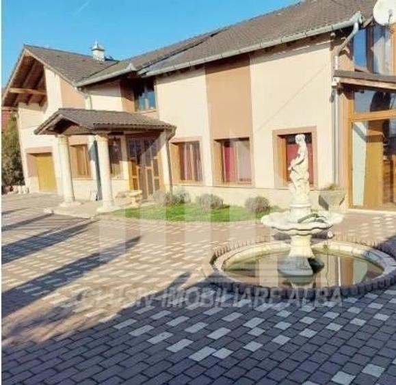 Casă individuală cu 5 camere cu Canalizare în Oarda