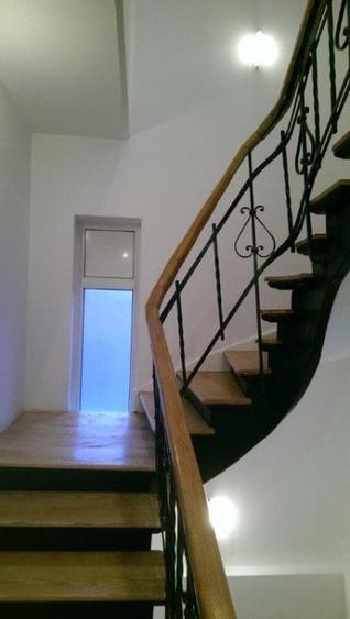 Casă cu 6 camere cu Canalizare în Dorobanți