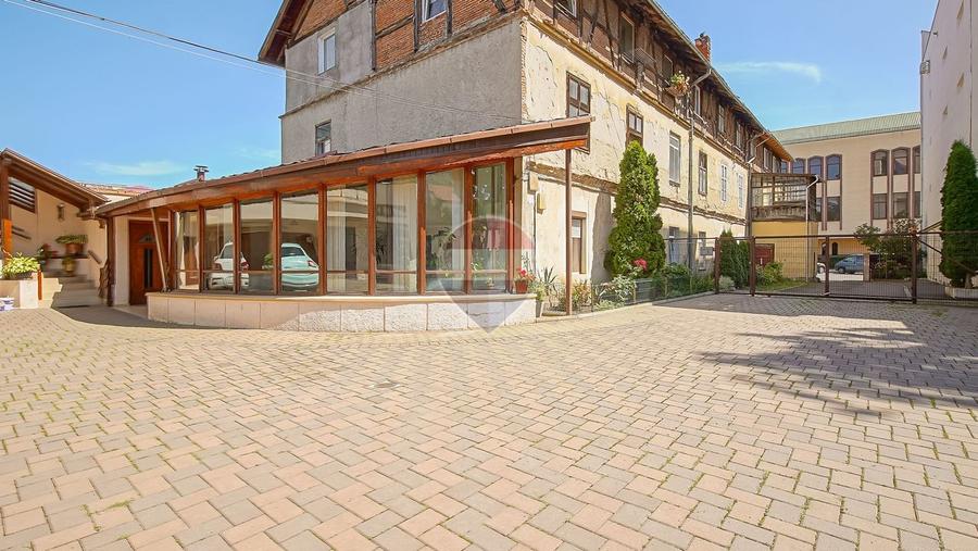 Spațiu comercial, de 255 mp, în Brașovul Vechi