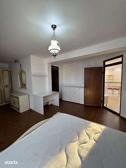 Apartament cu 3 camere în Micro 3