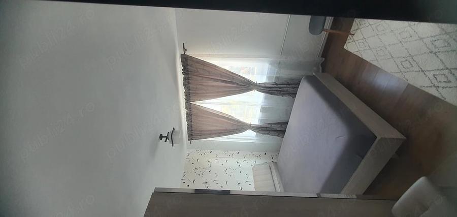 Apartament cu 3 camere decomandat în Cet