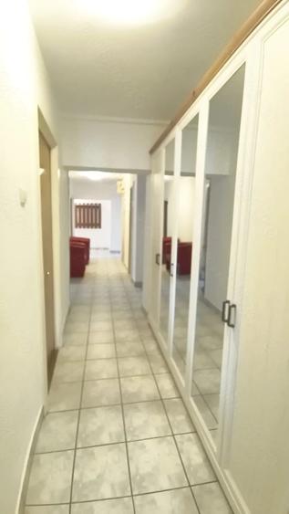 Apartament cu 4 camere decomandat în 1 Mai
