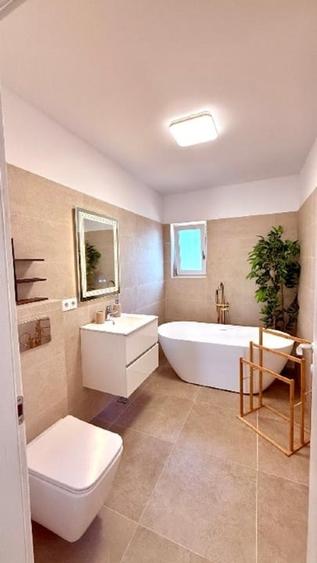 Duplex cu 4 camere cu Canalizare în Ulmi